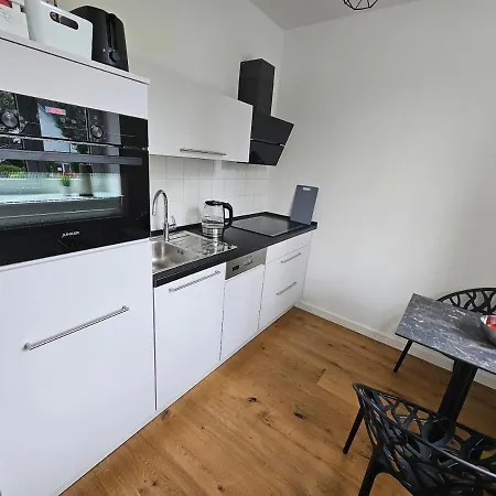 Casa Frida - Business Flat Near Ber, Kitchen, Bathroom, Balcony, Workspace, 24