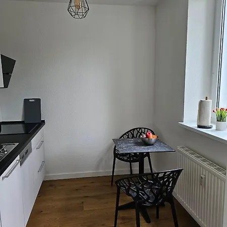 Appartement Casa Frida - Business Flat Near Ber, Kitchen, Bathroom, Balcony, Workspace, 24