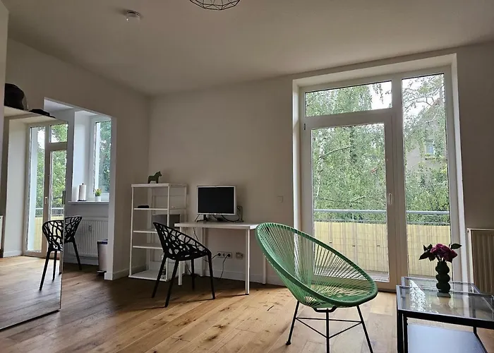 Casa Frida - Business Near Airport Ber, Kitchen, Bathroom, Balcony, Car Park *